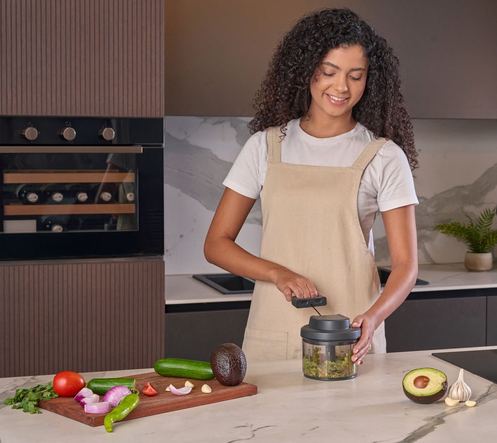 Zyliss Easy Pull Food Processor -Hand Powered Pull Design/ Chop/ Mix/ Blend 14649
