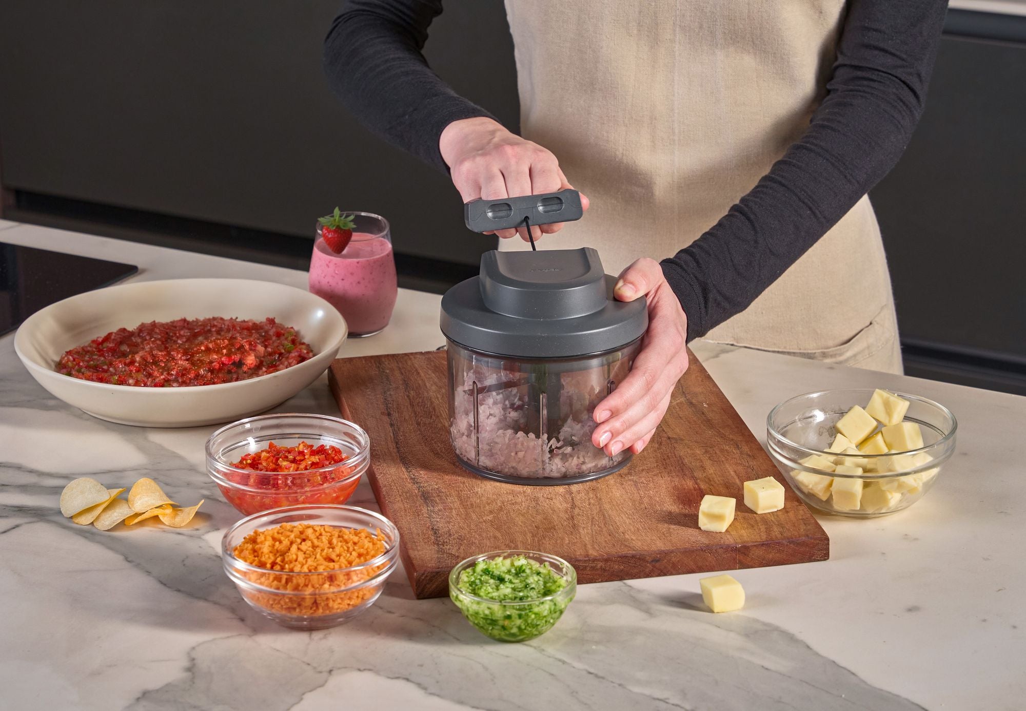 Zyliss Easy Pull Food Processor -Hand Powered Pull Design/ Chop/ Mix/ Blend 14649