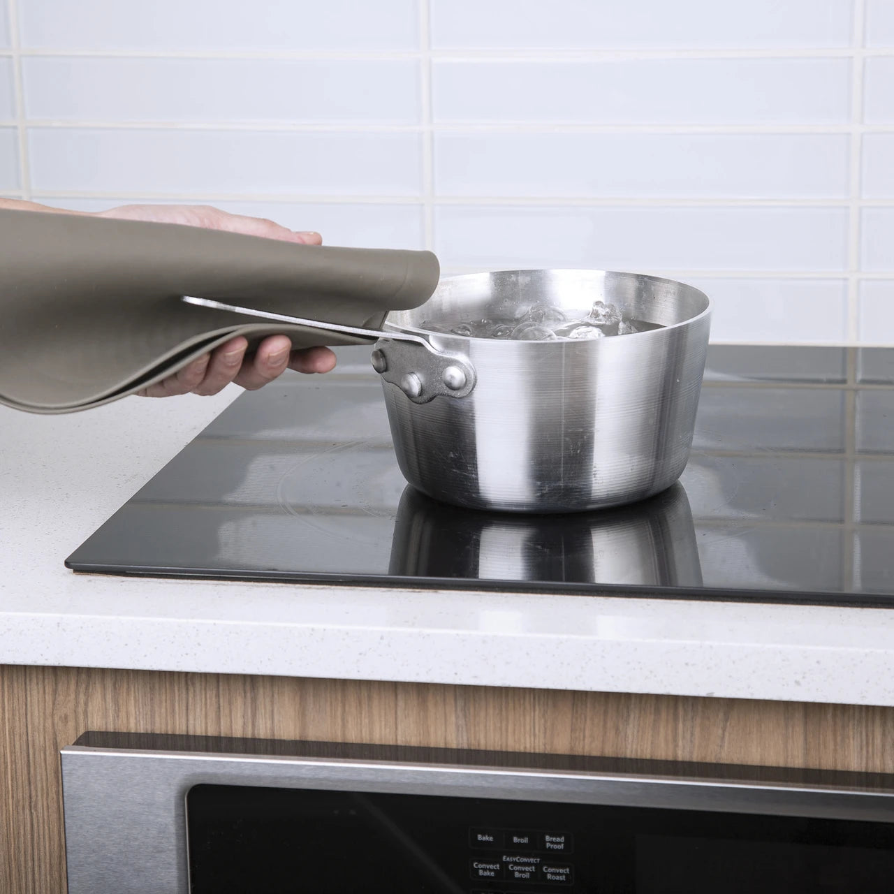 Progressive Prep Solutions 30cm Microwave Multi Mat- Silicone Splatter Guard/ Hot Pad Jar Opener 55508