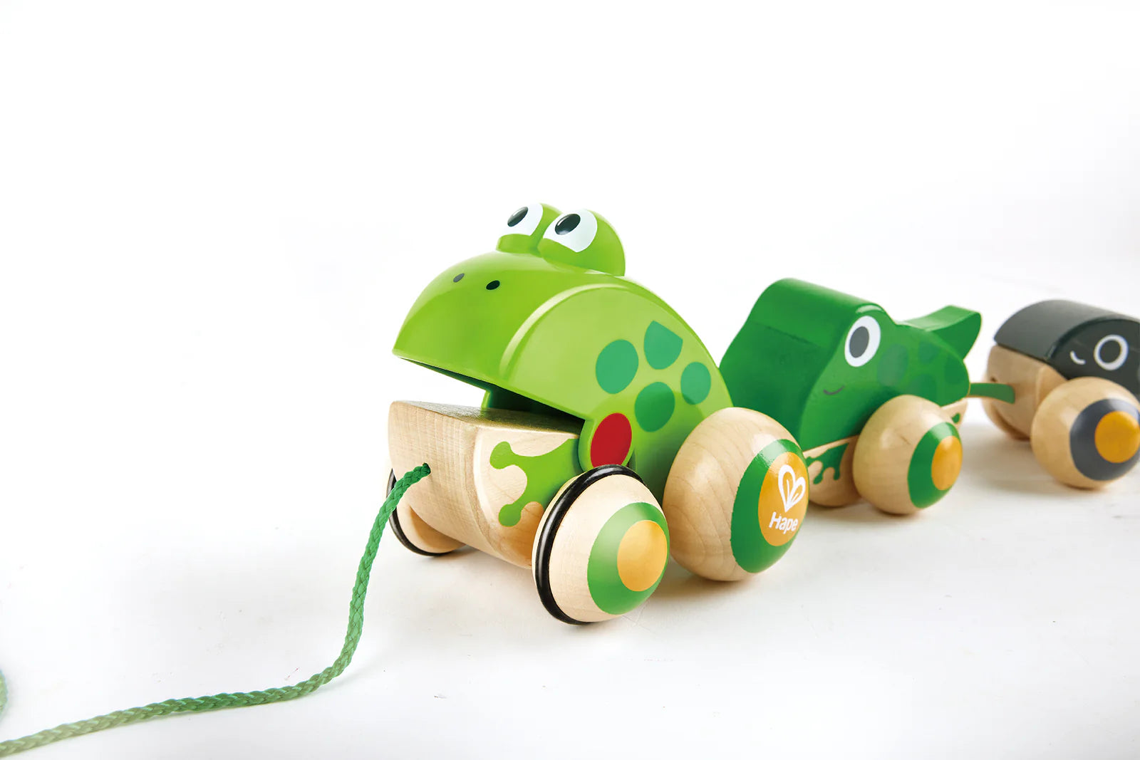 Hape Pull- Along Toy Frog Family Kids Pretend Play- Development Skills/ Entertainment Fun HE0365