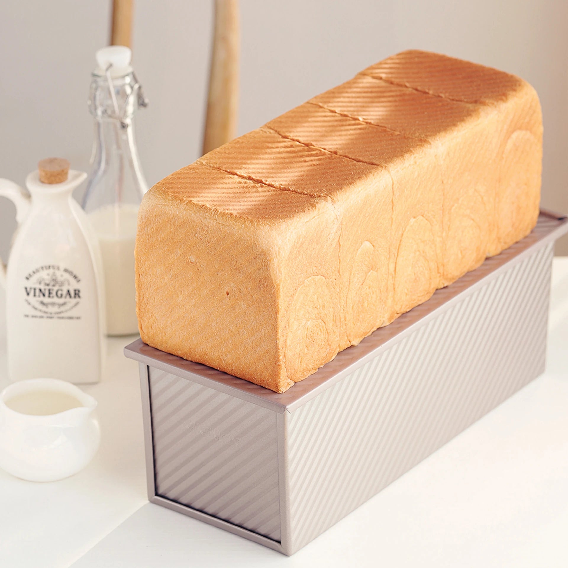 Chefmade 34cm Bread Corrugated Loaf Pan With Cover 1Kg- Ideal For Full- Sized Bread/ Brioche/ Fruit Lovers